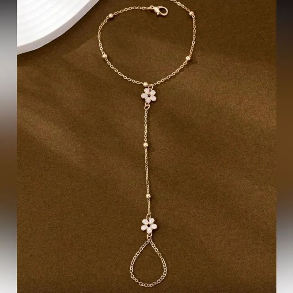 Floral Hand Chain M1730 - Picture 2 of 4